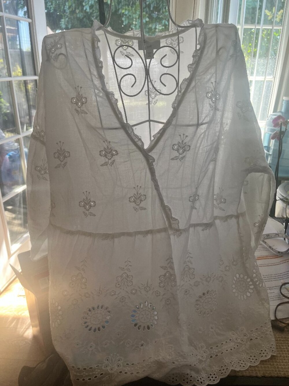 J Jill Bird eyelet popover shirt Medium white  Cottagecore V-neck delicate